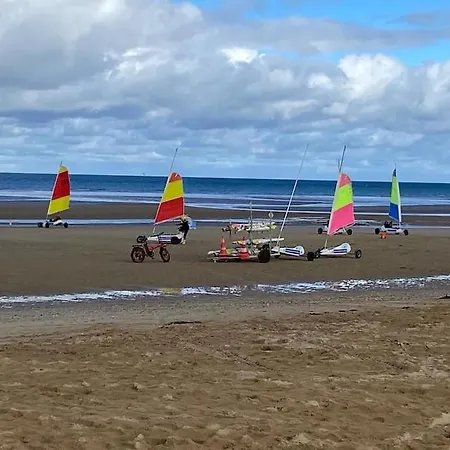 Ma Et Les Vagues By Melrose Asnelles