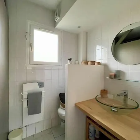 Ma Et Les Vagues By Melrose