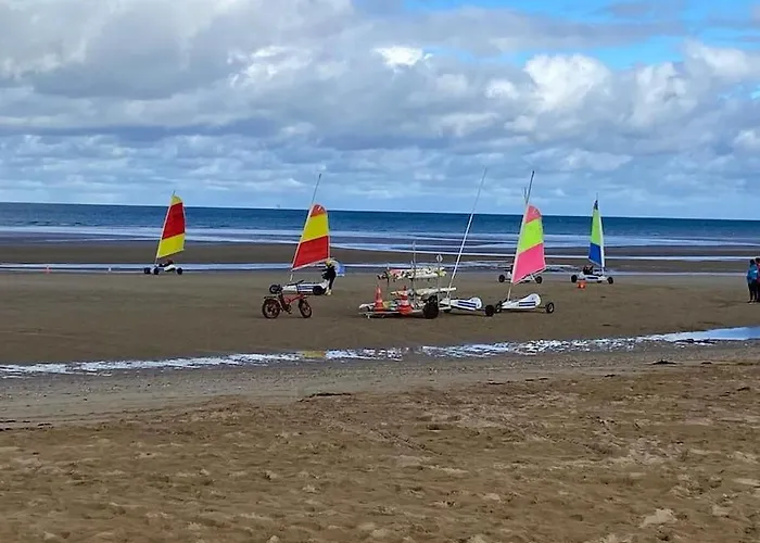 Ma Et Les Vagues By Melrose Asnelles